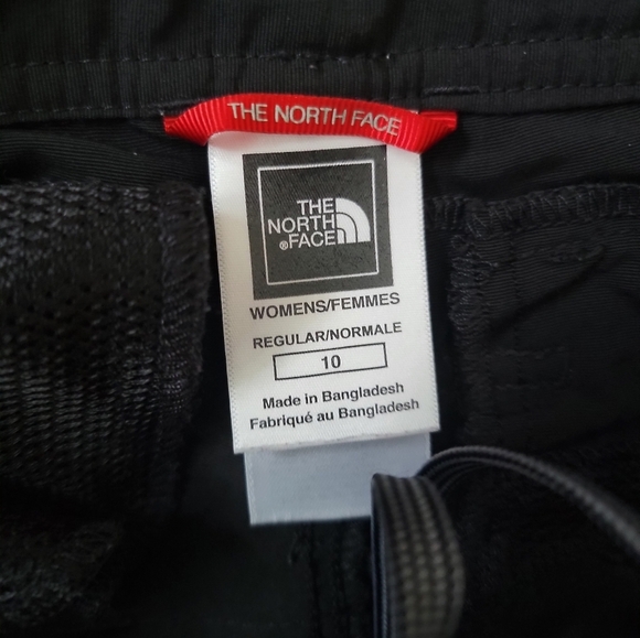The North Face 2 In 1 Pants/ Shorts - Picture 4 of 4